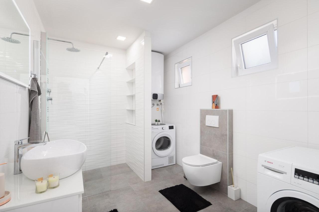 Solaris Holiday Home - Private Pool Stanici Luaran gambar