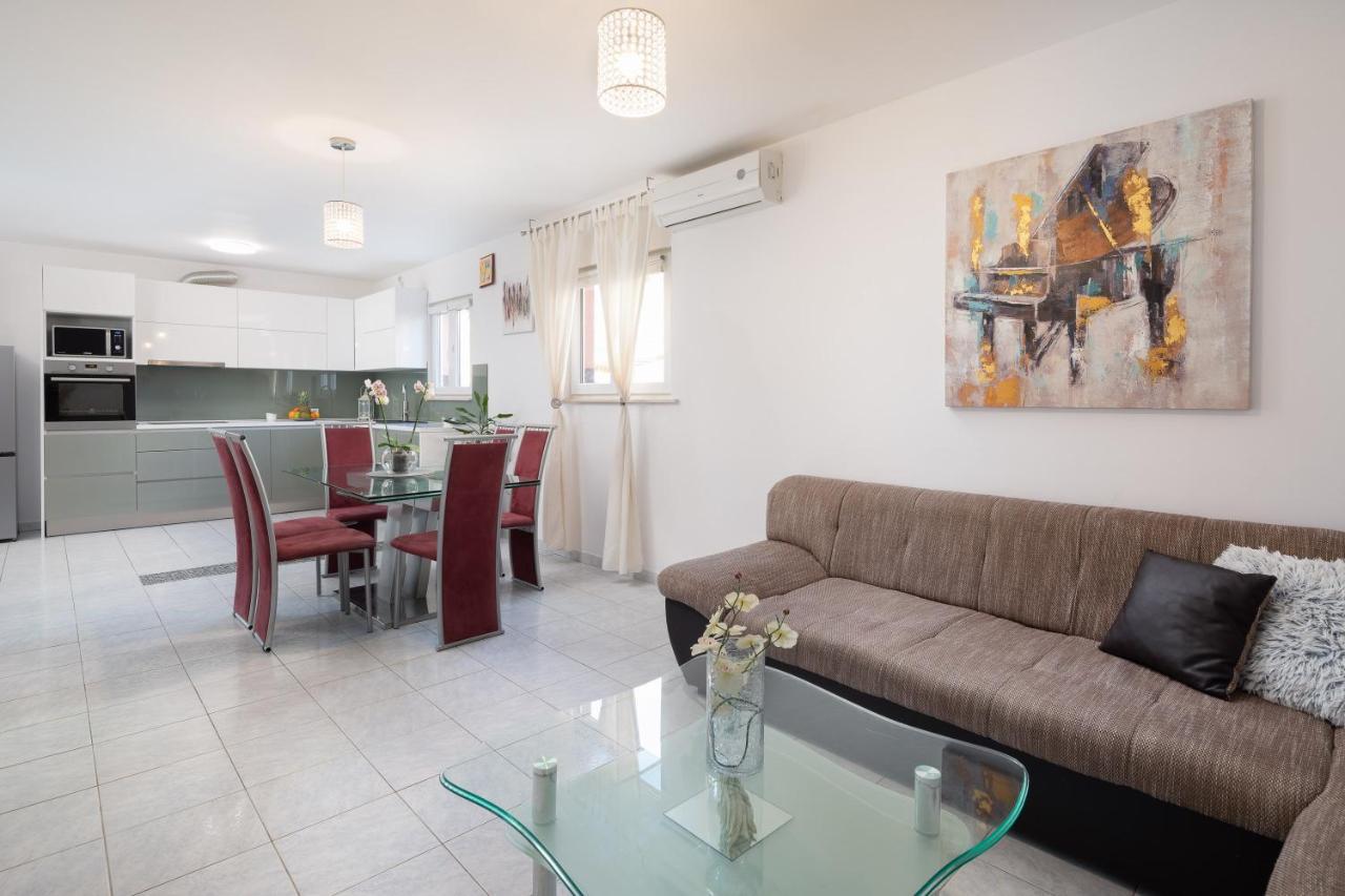 Solaris Holiday Home - Private Pool Stanici Luaran gambar