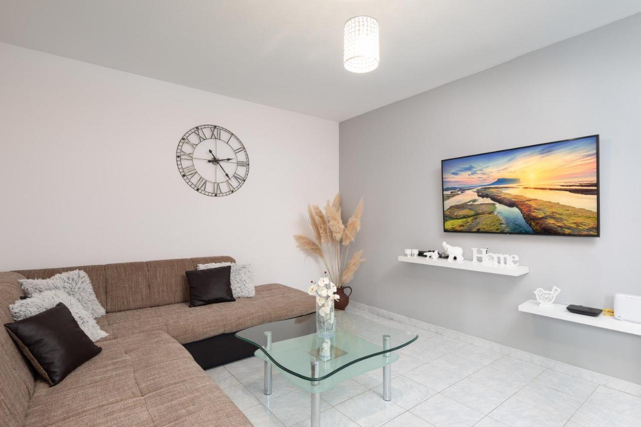 Solaris Holiday Home - Private Pool Stanici Luaran gambar